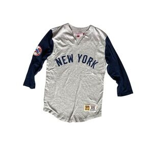 Mitchell & Ness NY Yankees Cooperstown Collection Raglan Baseball Tee Size XS